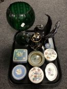 A tray containing 1970s glassware, Wedgwood blue and white Jasperware and china trinket pots etc.