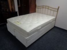 A Dunlopillo Connoisseur 4'6