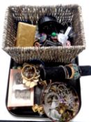 A tray containing a quantity of assorted costume jewellery