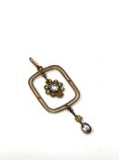 A vintage 9ct gold pendant