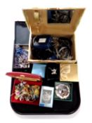 A large tray of costume jewellery