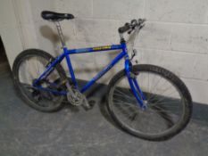 A Giant Boulder 510 mountain bike