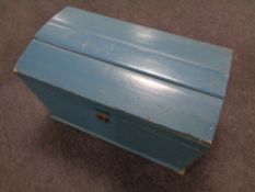 A painted pine trunk (blue)