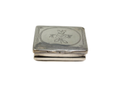 A continental white metal snuff box, indistinct hallmarks, width 5.25cm.