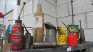 A mixed lot of vintage workshop sundries.
