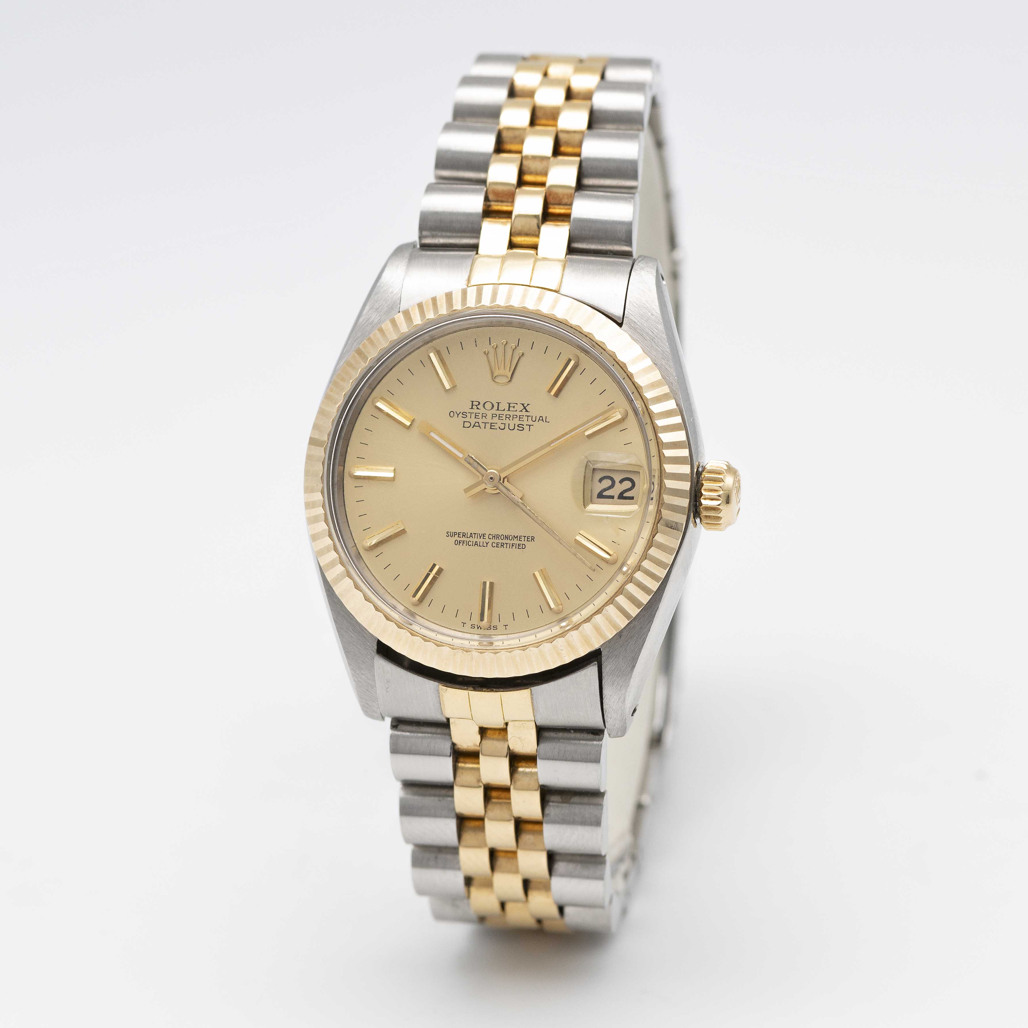 A MID SIZE STEEL & GOLD ROLEX OYSTER PERPETUAL DATEJUST BRACELET WATCH CIRCA 1983, REF. 6827 - Image 3 of 9