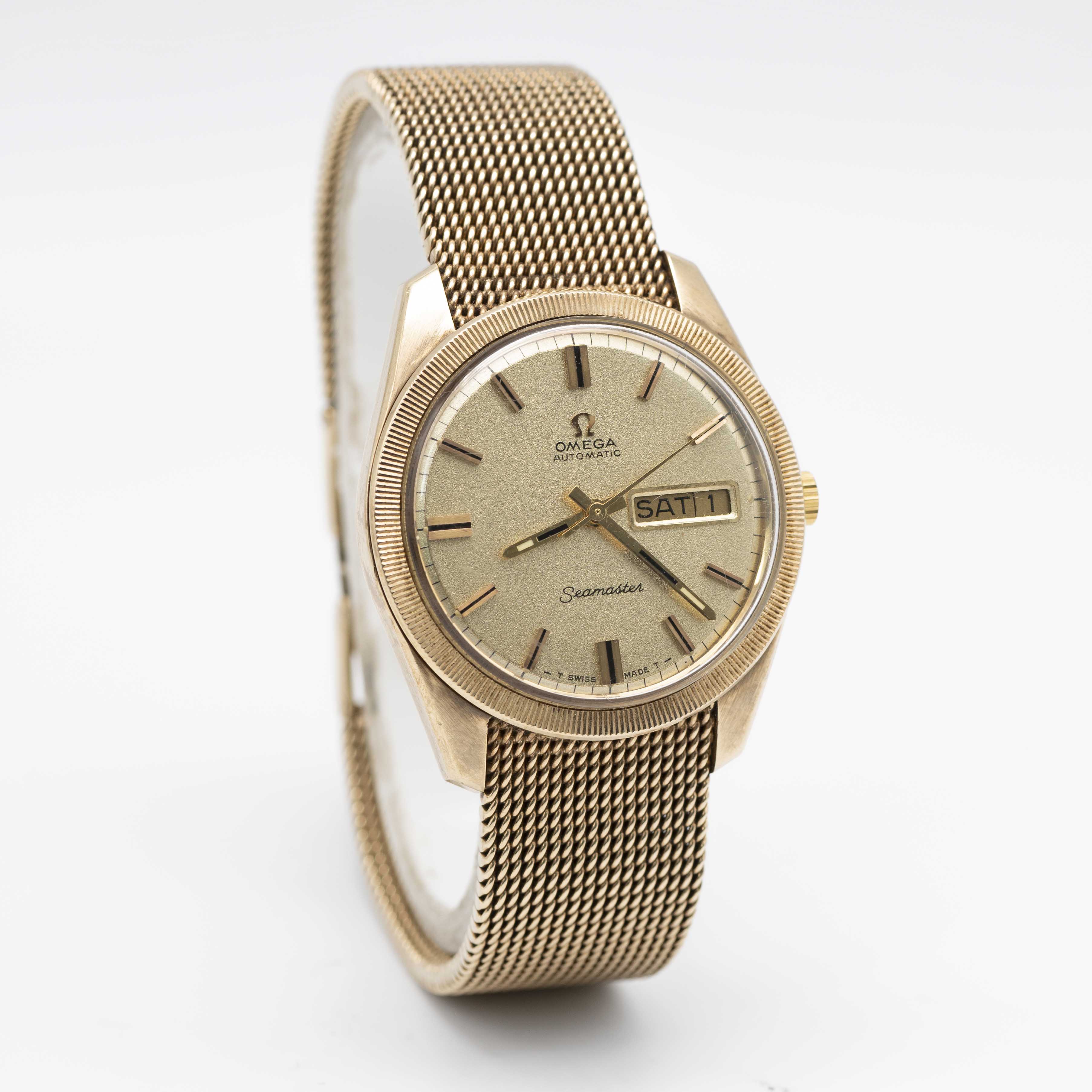 A GENTLEMAN'S SIZE 9CT SOLID GOLD OMEGA SEAMASTER DAY DATE AUTOMATIC BRACELET WATCH CIRCA 1971, REF. - Image 4 of 9