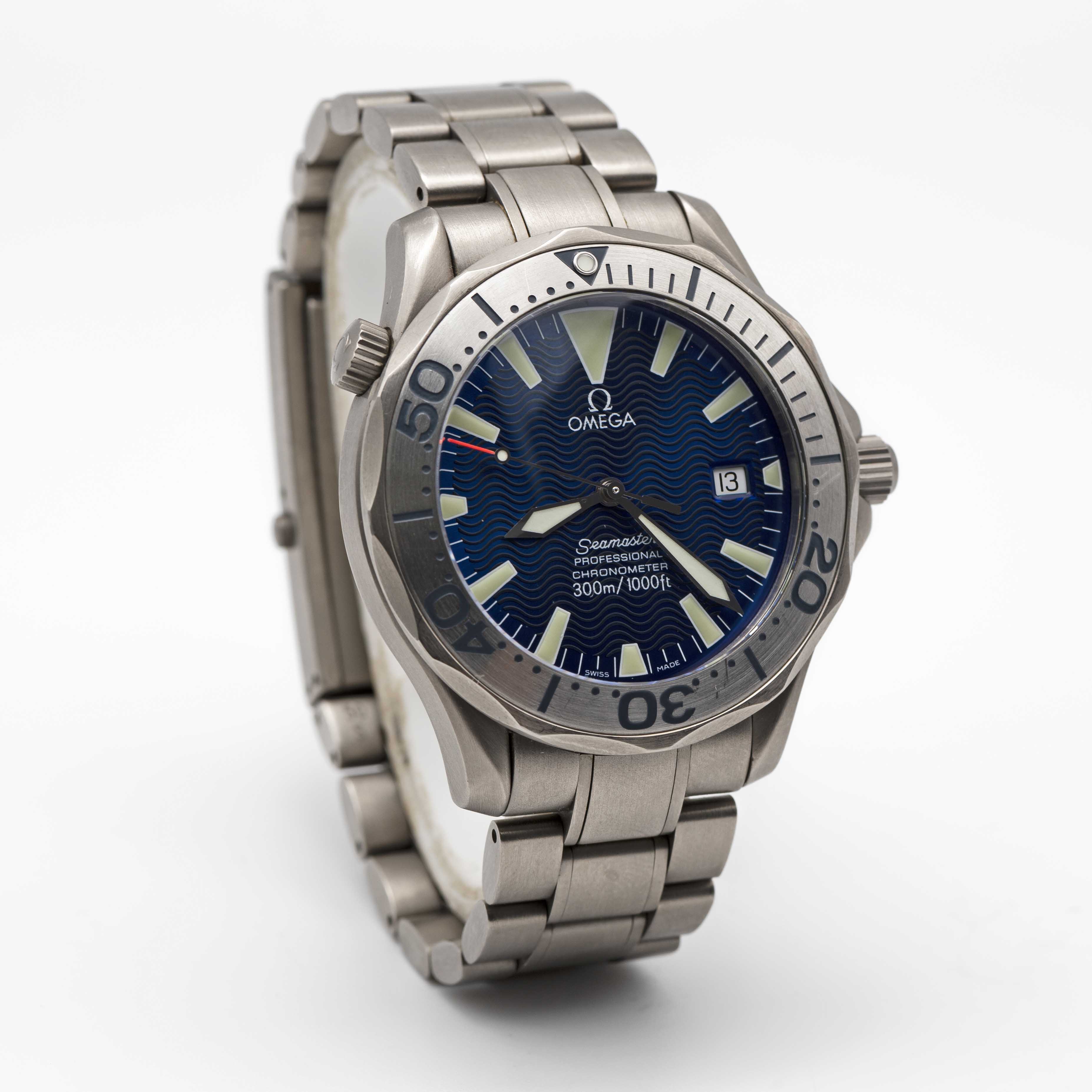 A GENTLEMAN'S TITANIUM OMEGA SEAMASTER TI-930 AUTOMATIC CHRONOMETER BRACELET WATCH CIRCA 2000s, REF. - Image 4 of 9