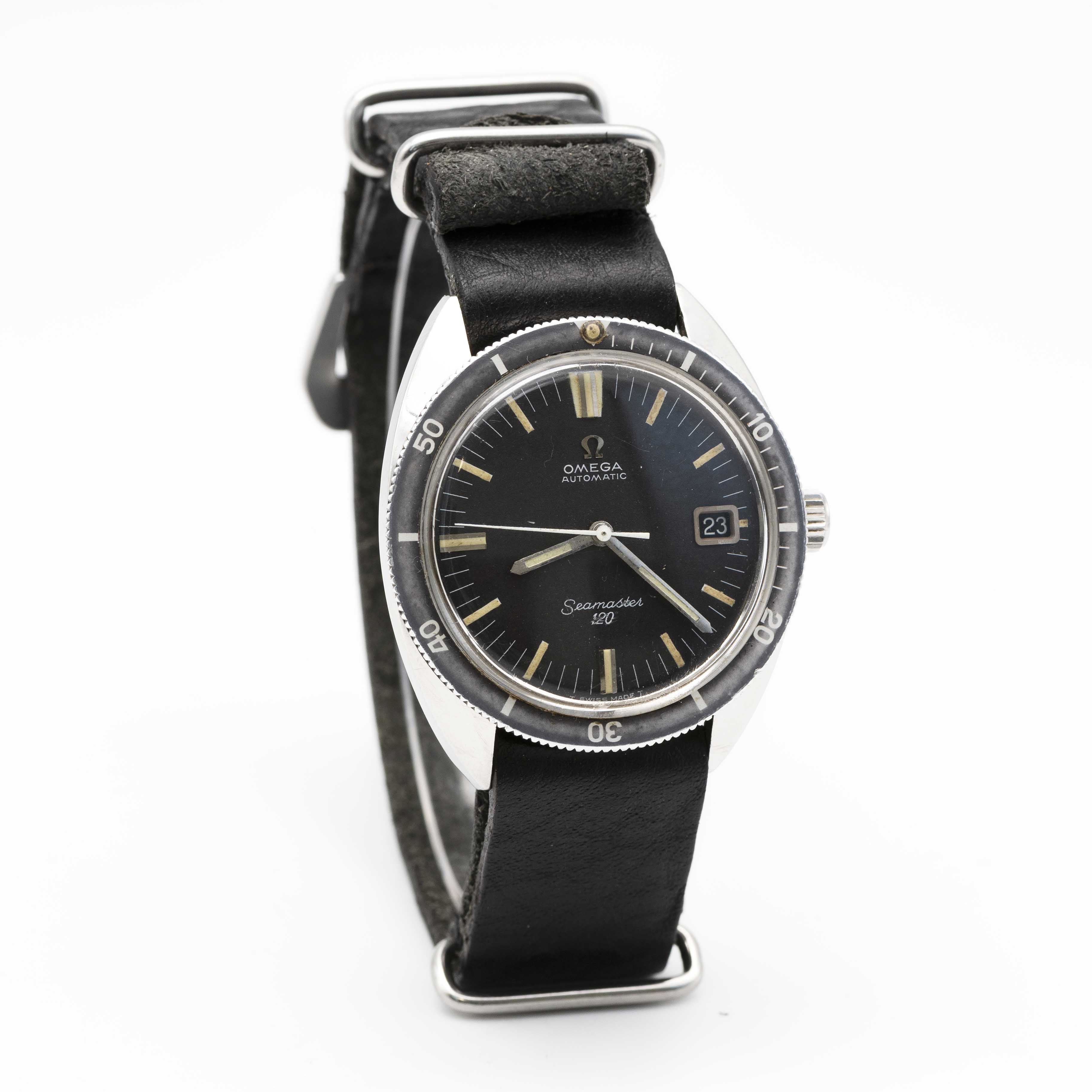 A GENTLEMAN'S STAINLESS STEEL OMEGA SEAMASTER 120 AUTOMATIC DATE DIVERS WRIST WATCH CIRCA 1971, REF. - Image 4 of 8