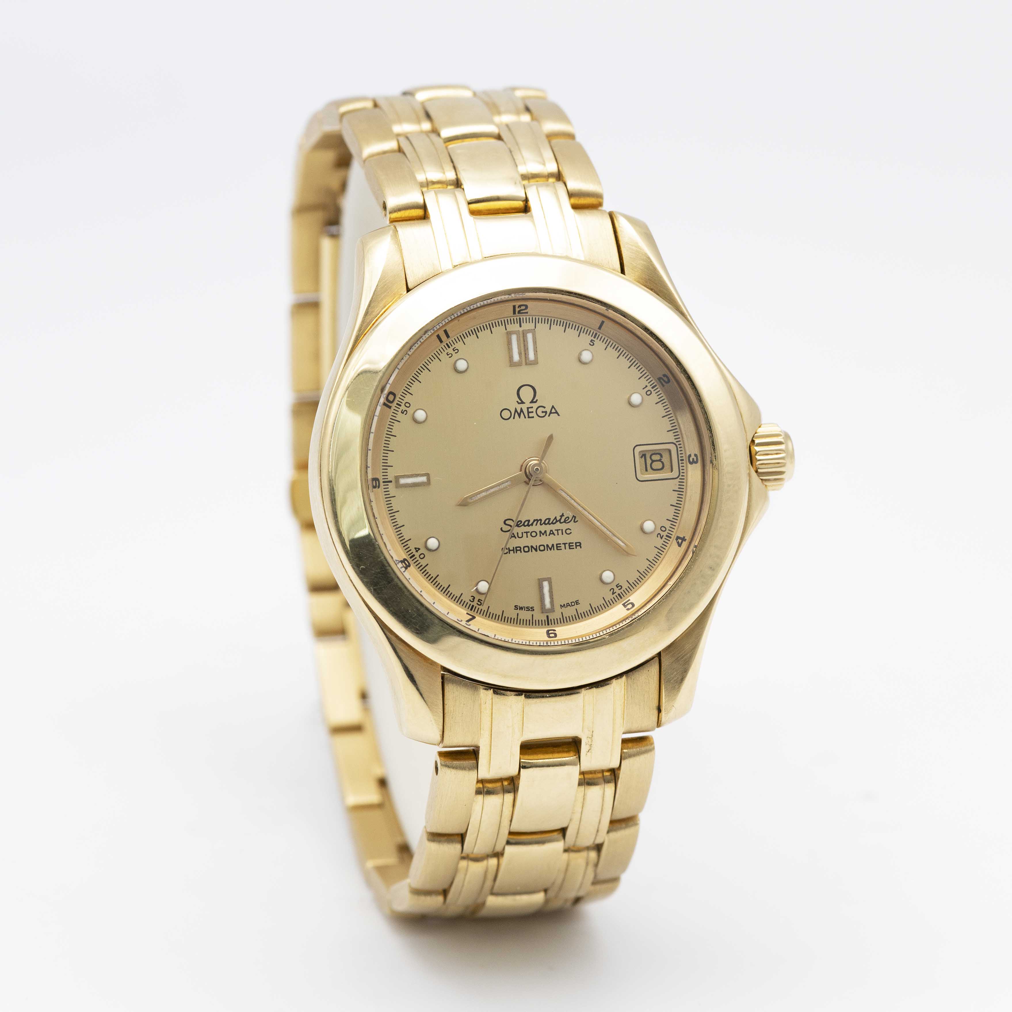 A GENTLEMAN'S 18K SOLID GOLD OMEGA SEAMASTER 120 AUTOMATIC CHRONOMETER BRACELET WATCH CIRCA 1990, - Image 4 of 10