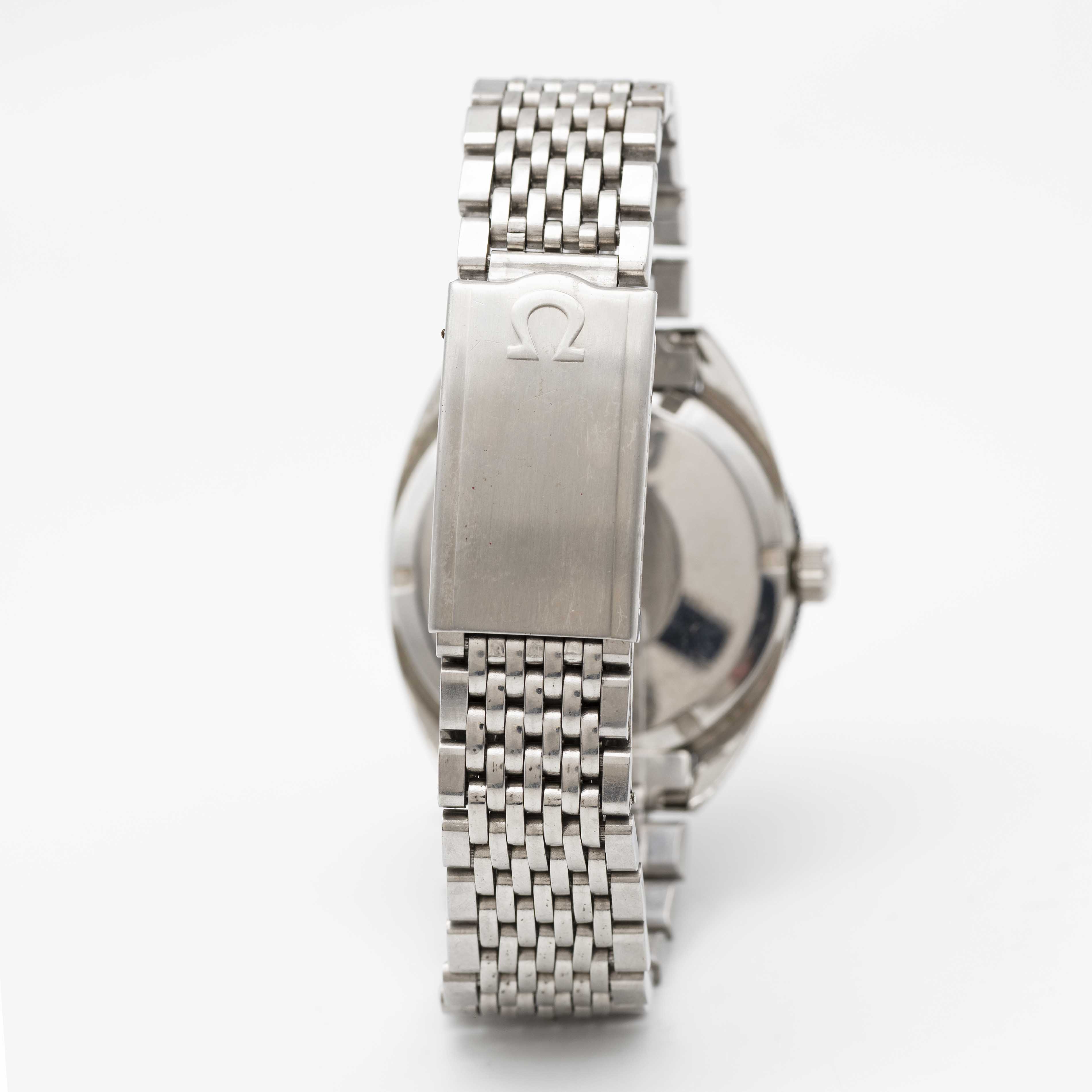A GENTLEMAN'S STAINLESS STEEL OMEGA SEAMASTER 120 AUTOMATIC DIVERS BRACELET WATCH CIRCA 1968, REF. - Image 5 of 8
