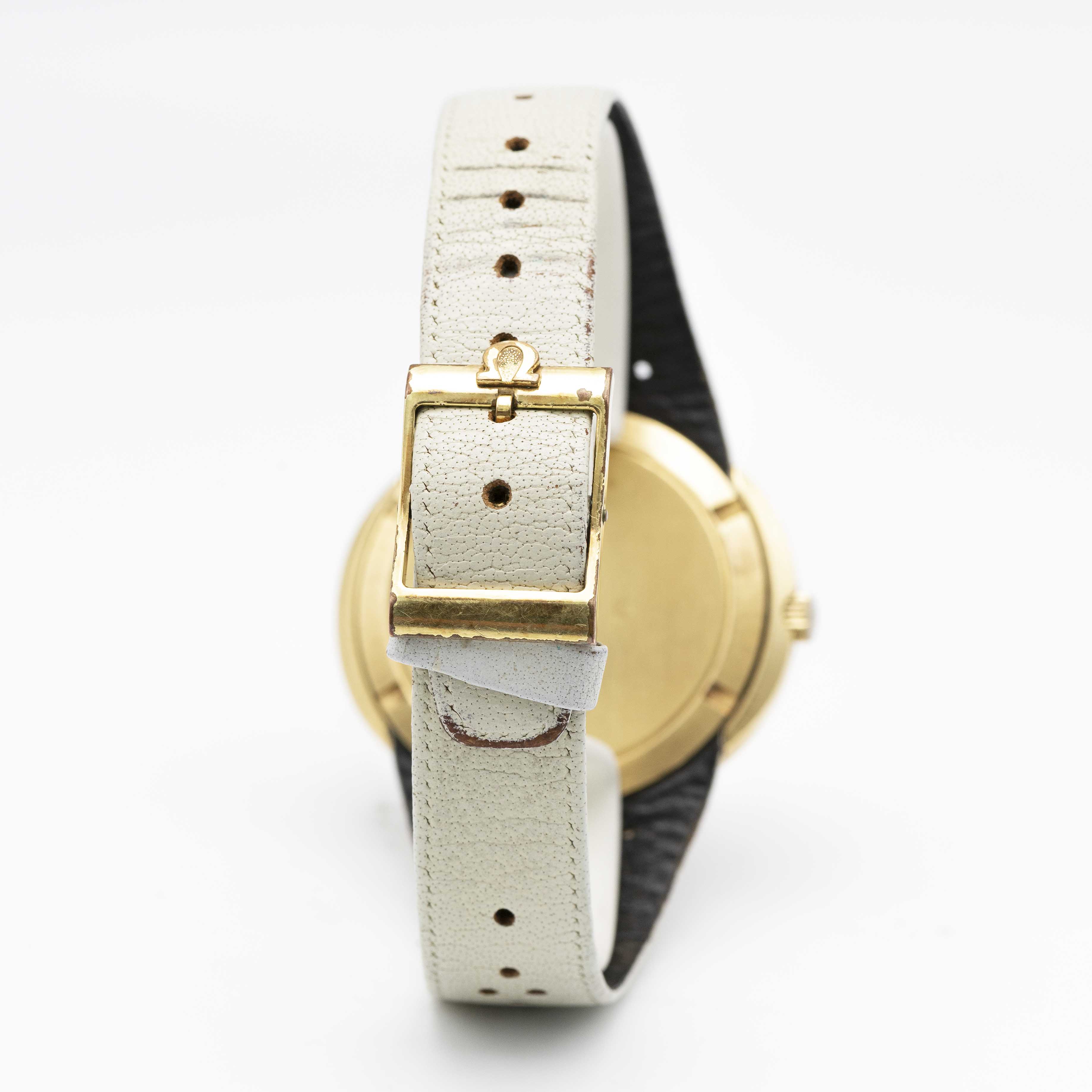 A RARE GENTLEMAN'S 18K SOLID GOLD OMEGA GENEVE DYNAMIC AUTOMATIC WRIST WATCH CIRCA 1970s Movement: - Image 5 of 8