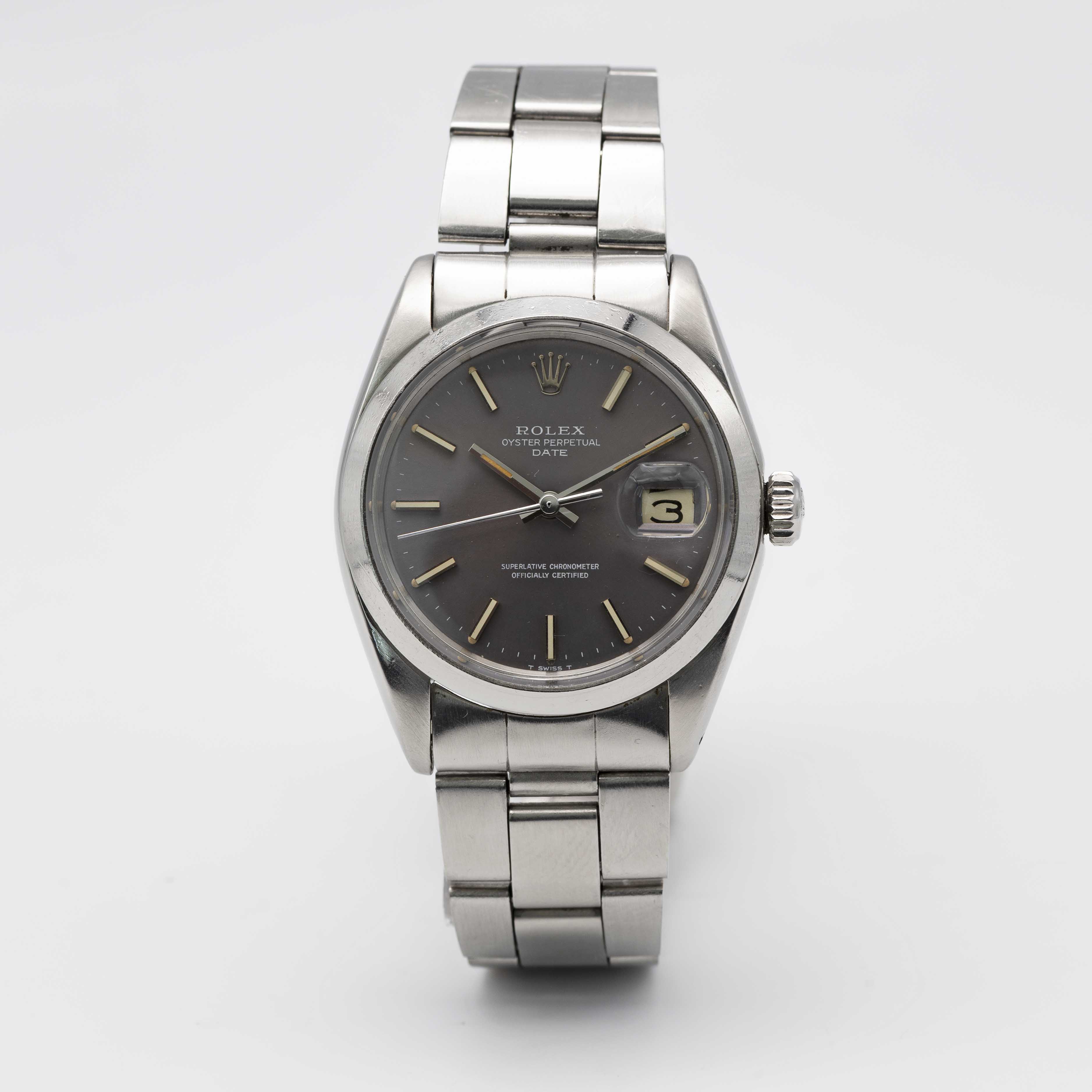 A GENTLEMAN'S STAINLESS STEEL ROLEX OYSTER PERPETUAL DATE BRACELET WATCH CIRCA 1969, REF. 1500 - Image 2 of 9