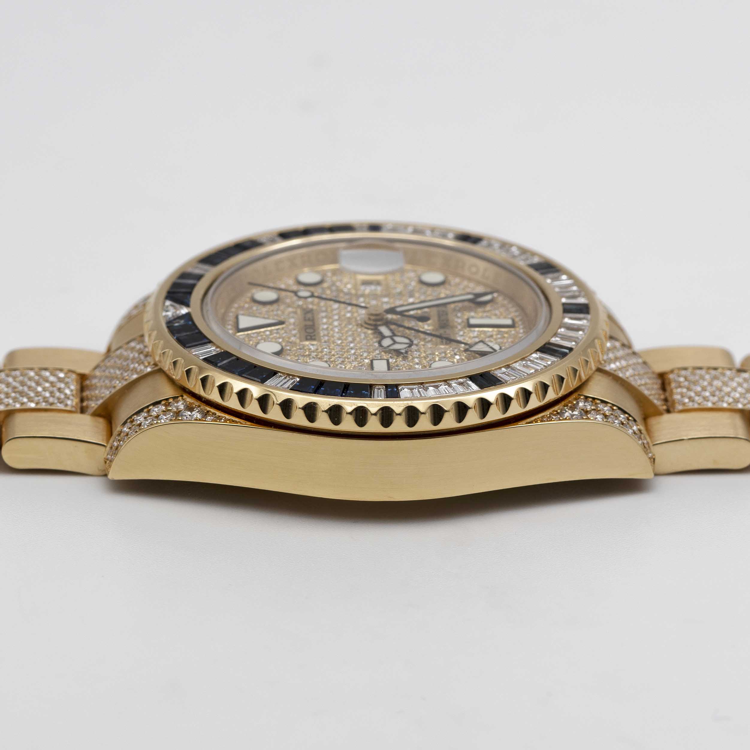 A FINE & RARE 18K SOLID YELLOW GOLD, DIAMOND & SAPPHIRE ROLEX OYSTER PERPETUAL DATE GMT MASTER II - Image 11 of 12