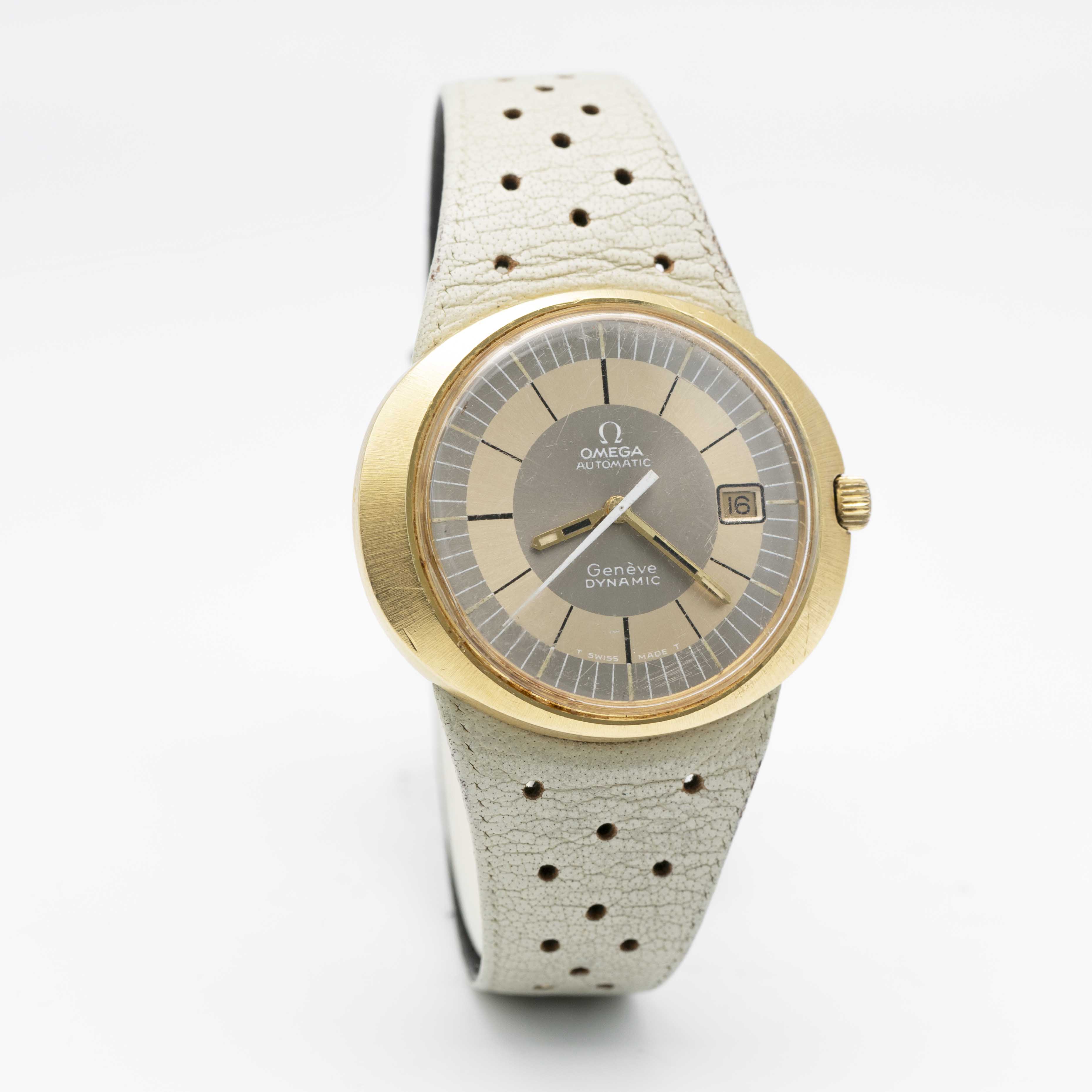 A RARE GENTLEMAN'S 18K SOLID GOLD OMEGA GENEVE DYNAMIC AUTOMATIC WRIST WATCH CIRCA 1970s Movement: - Image 4 of 8