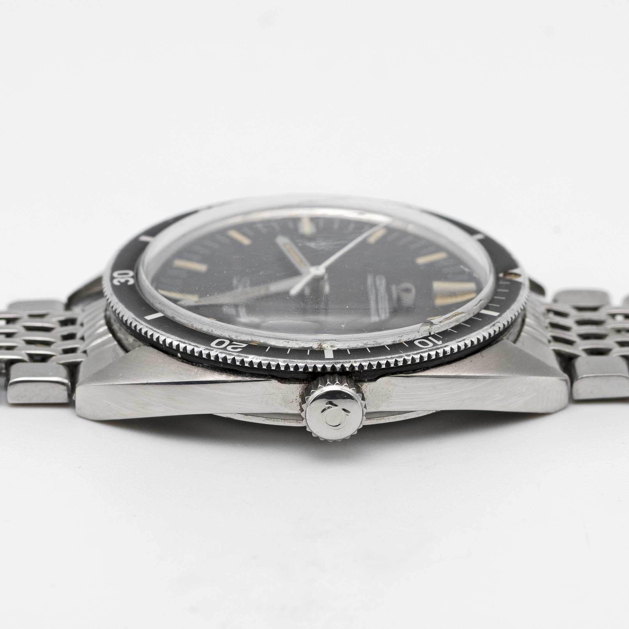 A GENTLEMAN'S STAINLESS STEEL OMEGA SEAMASTER 120 AUTOMATIC DIVERS BRACELET WATCH CIRCA 1968, REF. - Image 7 of 8