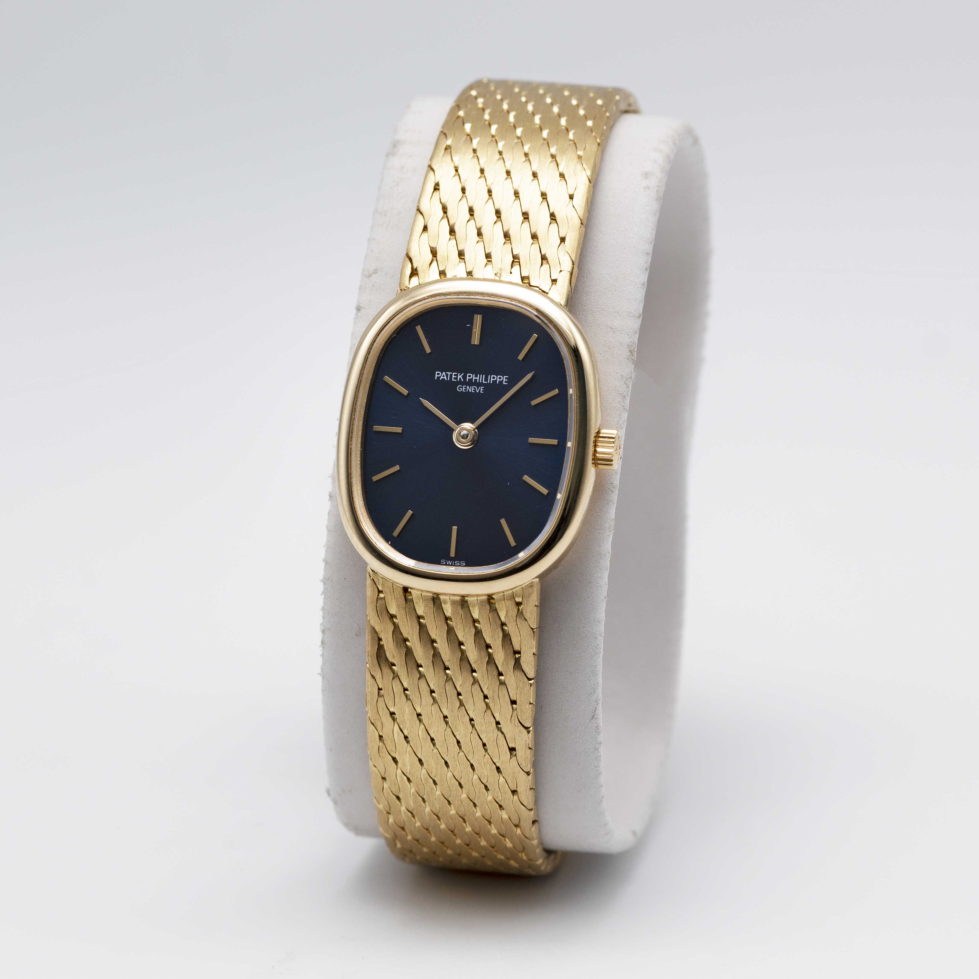 A LADIES 18K SOLID GOLD PATEK PHILIPPE ELLIPSE BRACELET WATCH CIRCA 1980s, WITH PATEK PHILIPPE - Image 3 of 10