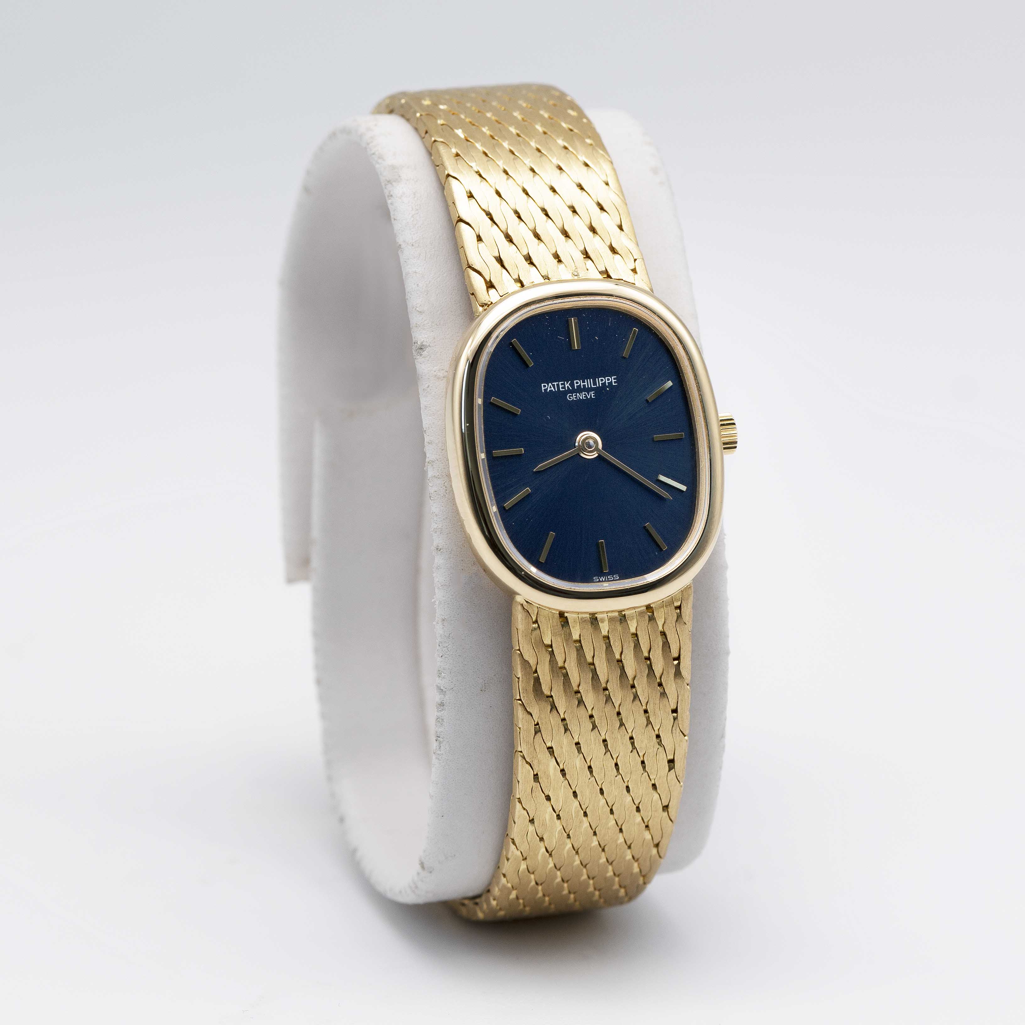 A LADIES 18K SOLID GOLD PATEK PHILIPPE ELLIPSE BRACELET WATCH CIRCA 1980s, WITH PATEK PHILIPPE - Image 4 of 10