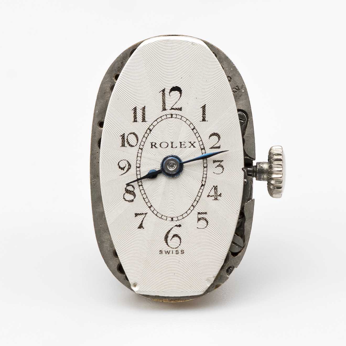 A LADIES FINE SOLID WHITE GOLD & DIAMOND ROLEX COCKTAIL BRACELET WATCH CIRCA 1926, WITH GUILLOCHE - Image 6 of 10
