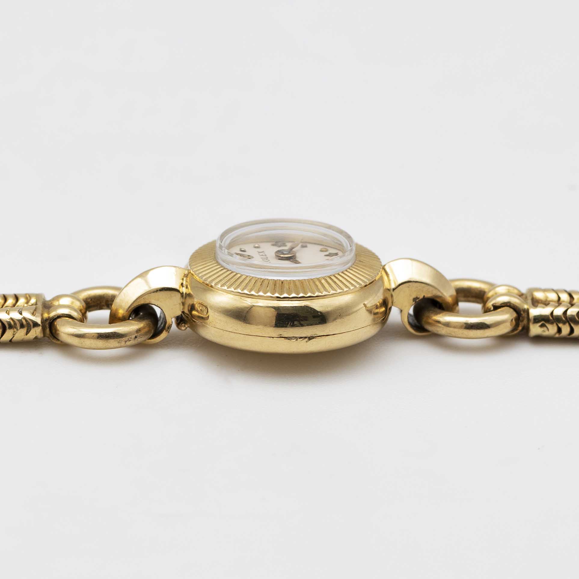 A LADIES 18K SOLID YELLOW GOLD ROLEX BRACELET WATCH CIRCA 1953, REF. 8646 WITH STAR INDICES AT 3-6-9 - Image 9 of 10