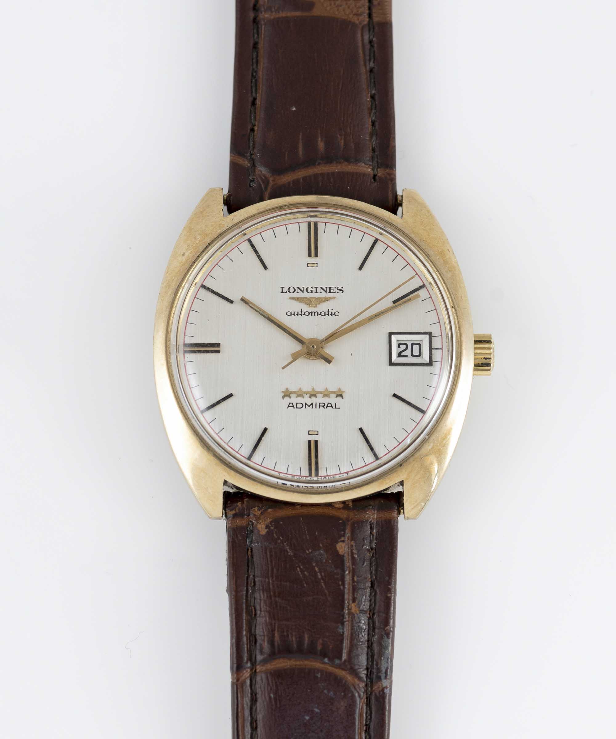 A GENTLEMAN'S 9CT SOLID GOLD LONGINES ADMIRAL "5 STAR" AUTOMATIC WRIST WATCH CIRCA 1970, WITH