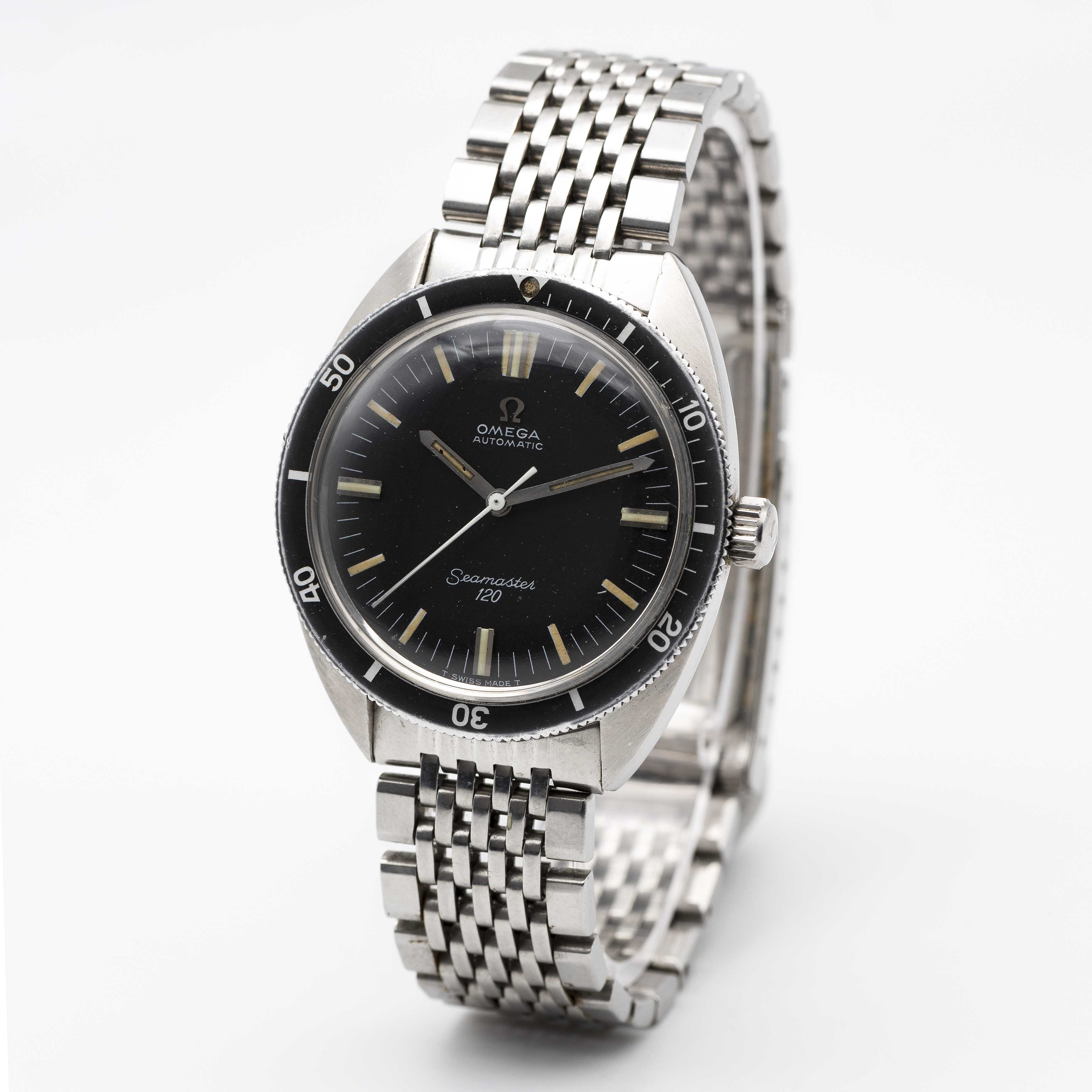 A GENTLEMAN'S STAINLESS STEEL OMEGA SEAMASTER 120 AUTOMATIC DIVERS BRACELET WATCH CIRCA 1968, REF. - Image 3 of 8