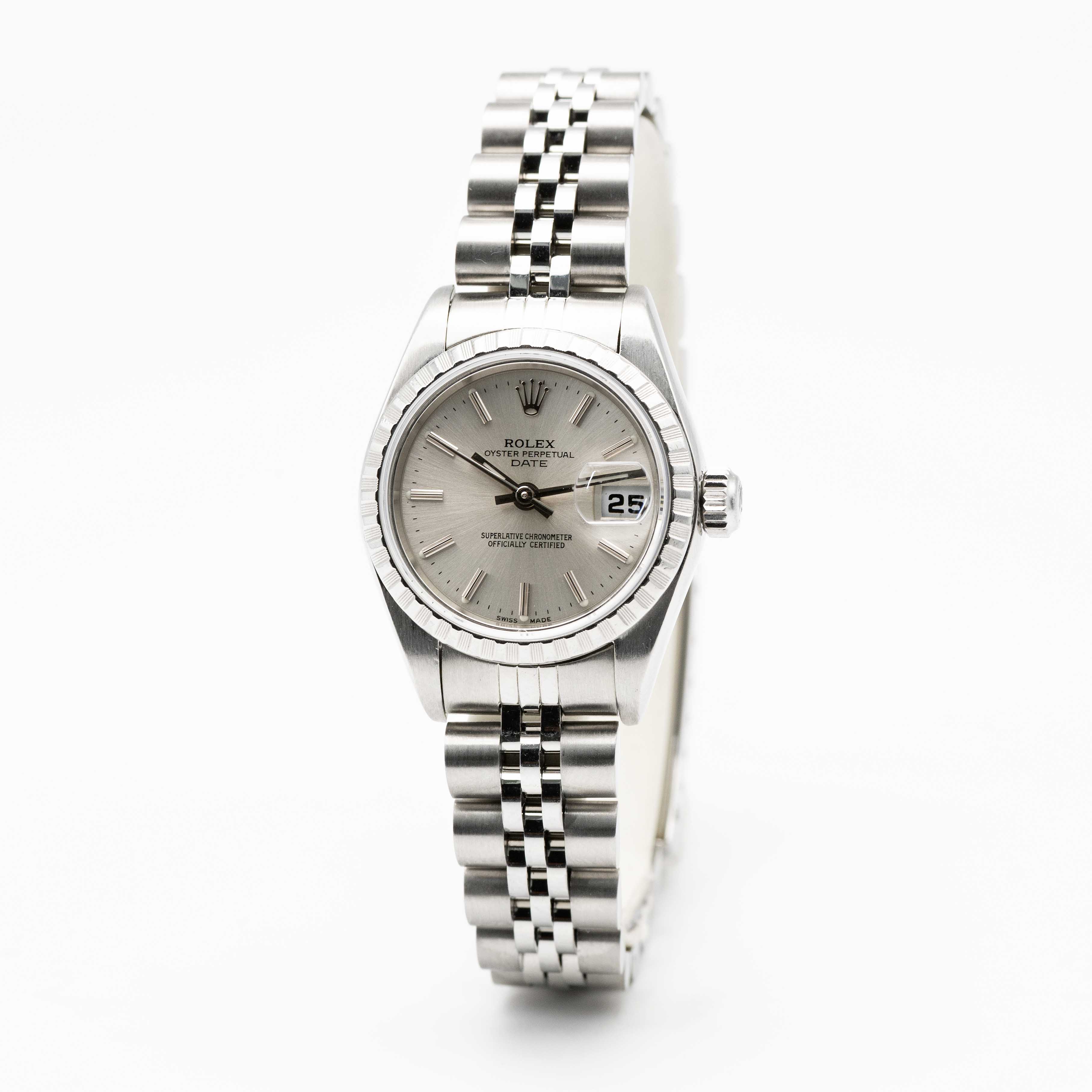 A LADIES STAINLESS STEEL ROLEX OYSTER PERPETUAL DATE BRACELET WATCH CIRCA 2000, REF. 79240 - Image 3 of 9