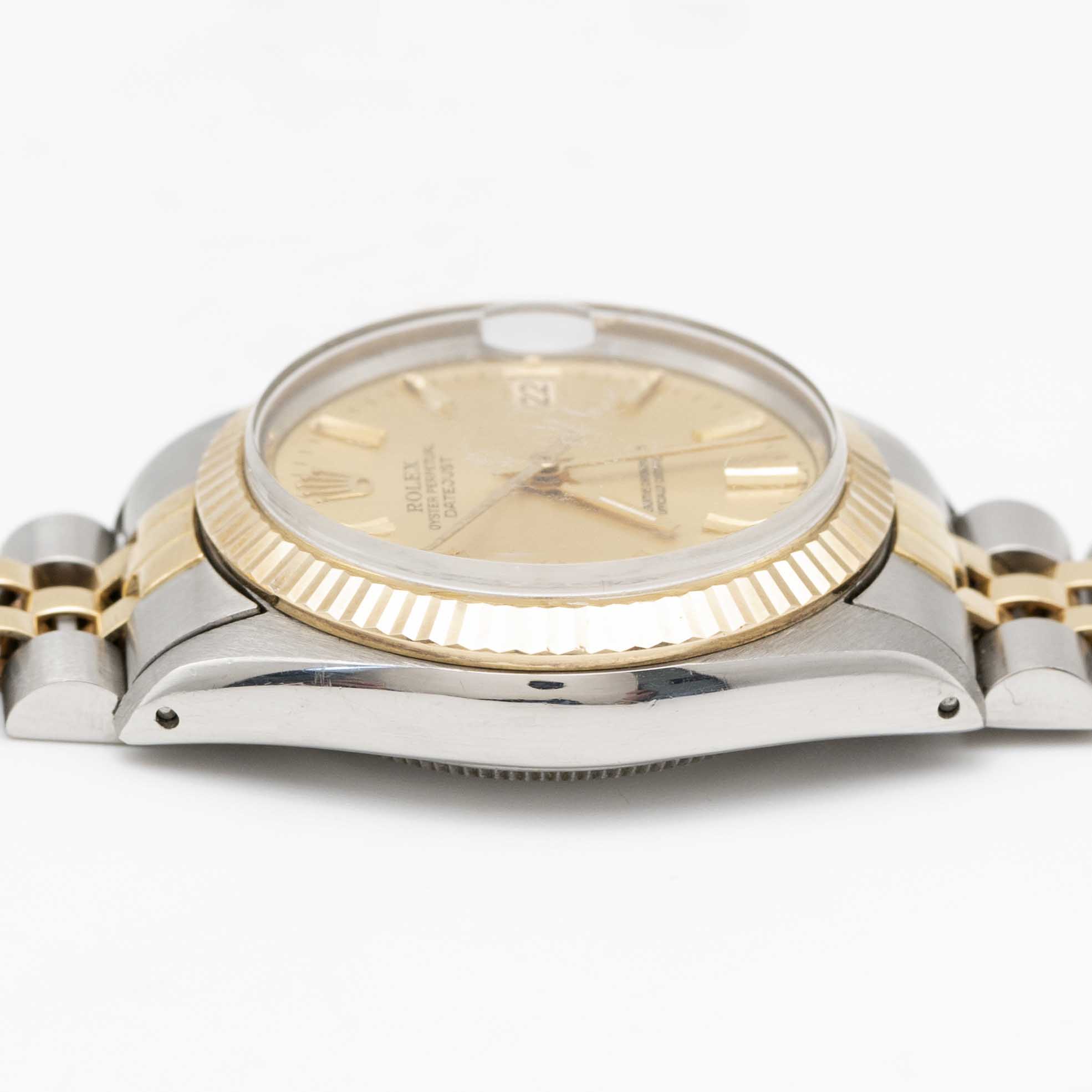 A MID SIZE STEEL & GOLD ROLEX OYSTER PERPETUAL DATEJUST BRACELET WATCH CIRCA 1983, REF. 6827 - Image 9 of 9