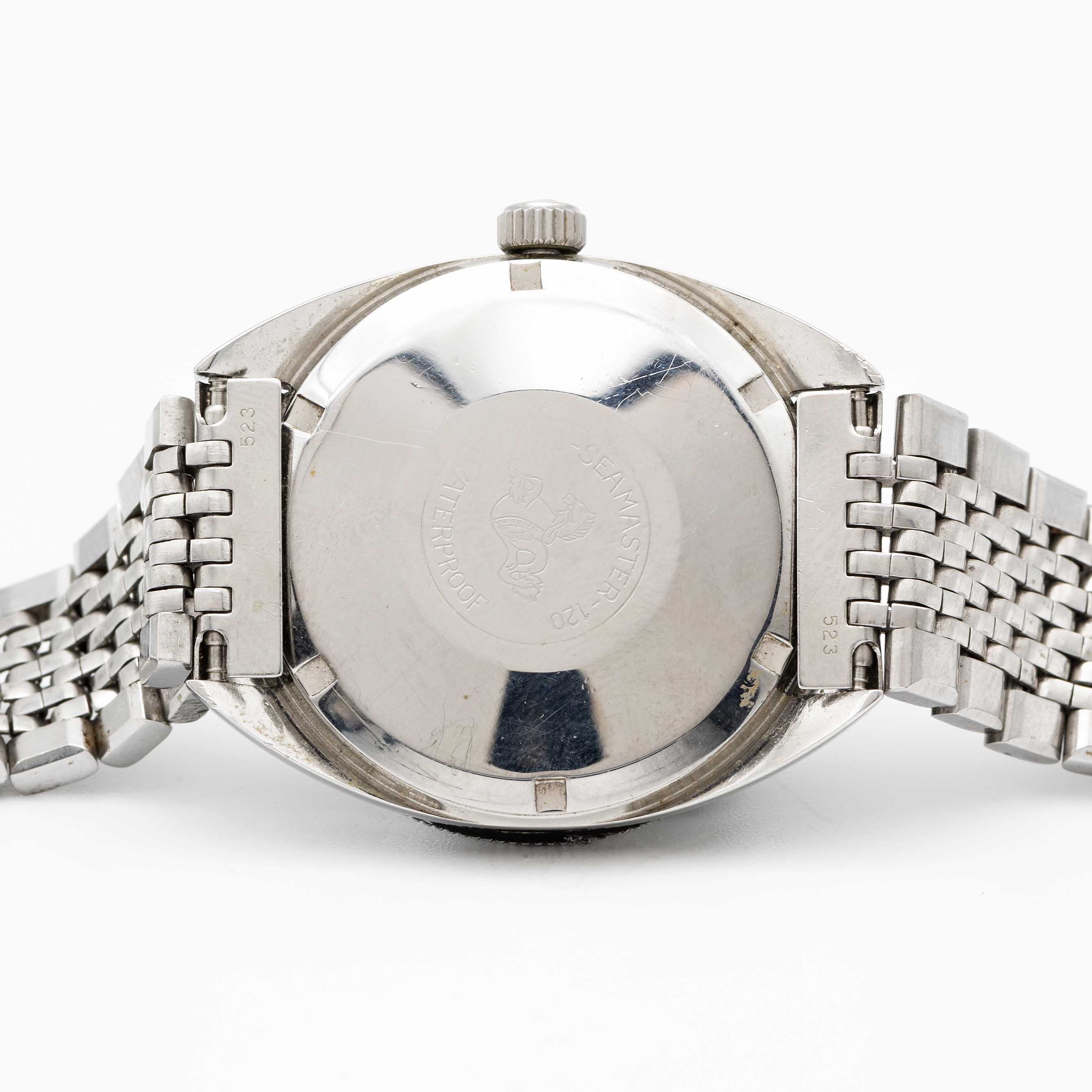 A GENTLEMAN'S STAINLESS STEEL OMEGA SEAMASTER 120 AUTOMATIC DIVERS BRACELET WATCH CIRCA 1968, REF. - Image 6 of 8