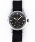 A GENTLEMAN'S BRITISH MILITARY BUREN GRAND PRIX W.W.W. WRIST WATCH CIRCA 1945, PART OF THE 