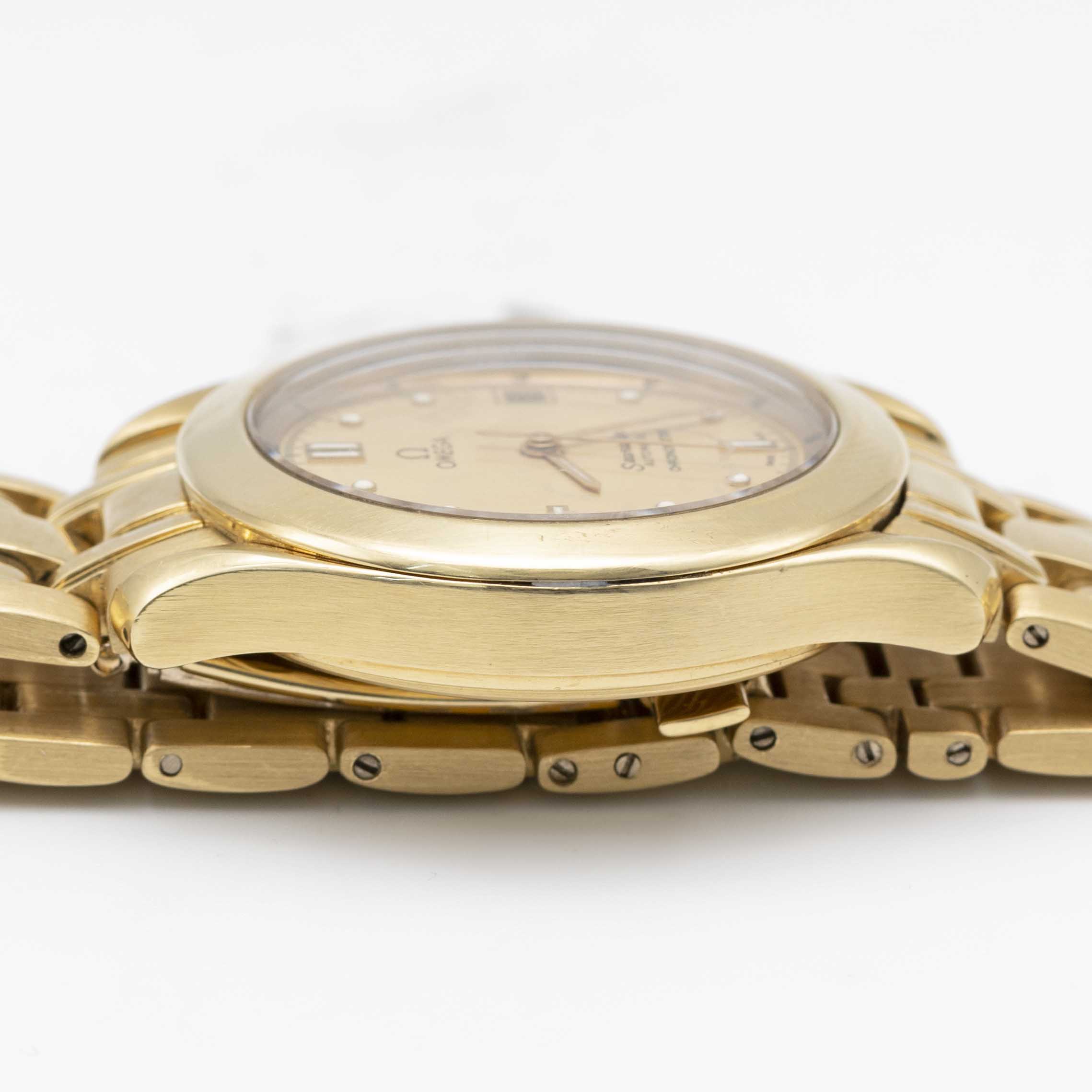 A GENTLEMAN'S 18K SOLID GOLD OMEGA SEAMASTER 120 AUTOMATIC CHRONOMETER BRACELET WATCH CIRCA 1990, - Image 9 of 10