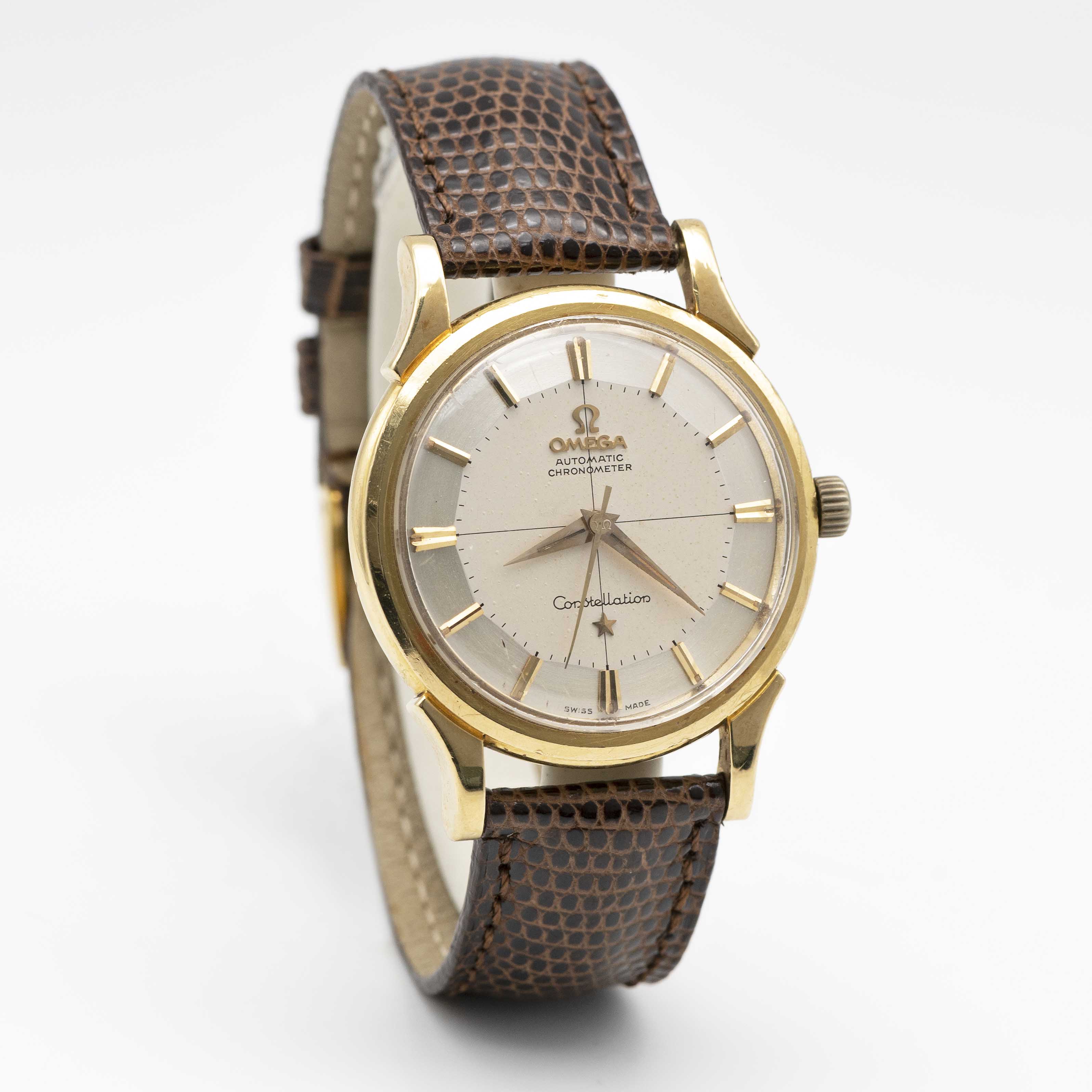 A GENTLEMAN'S 18K SOLID YELLOW GOLD OMEGA CONSTELLATION AUTOMATIC CHRONOMETER WRIST WATCH CIRCA - Image 4 of 9
