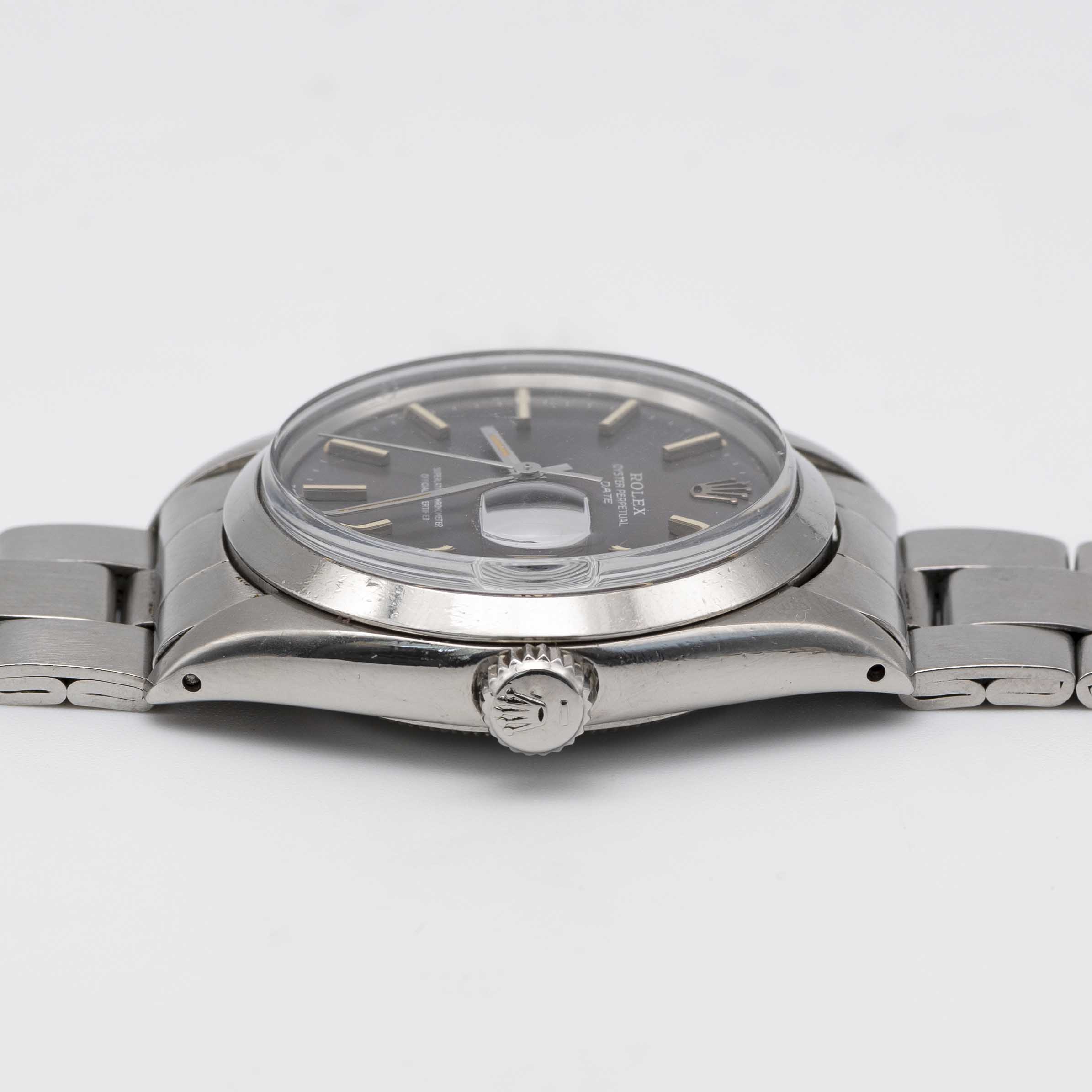 A GENTLEMAN'S STAINLESS STEEL ROLEX OYSTER PERPETUAL DATE BRACELET WATCH CIRCA 1969, REF. 1500 - Image 8 of 9