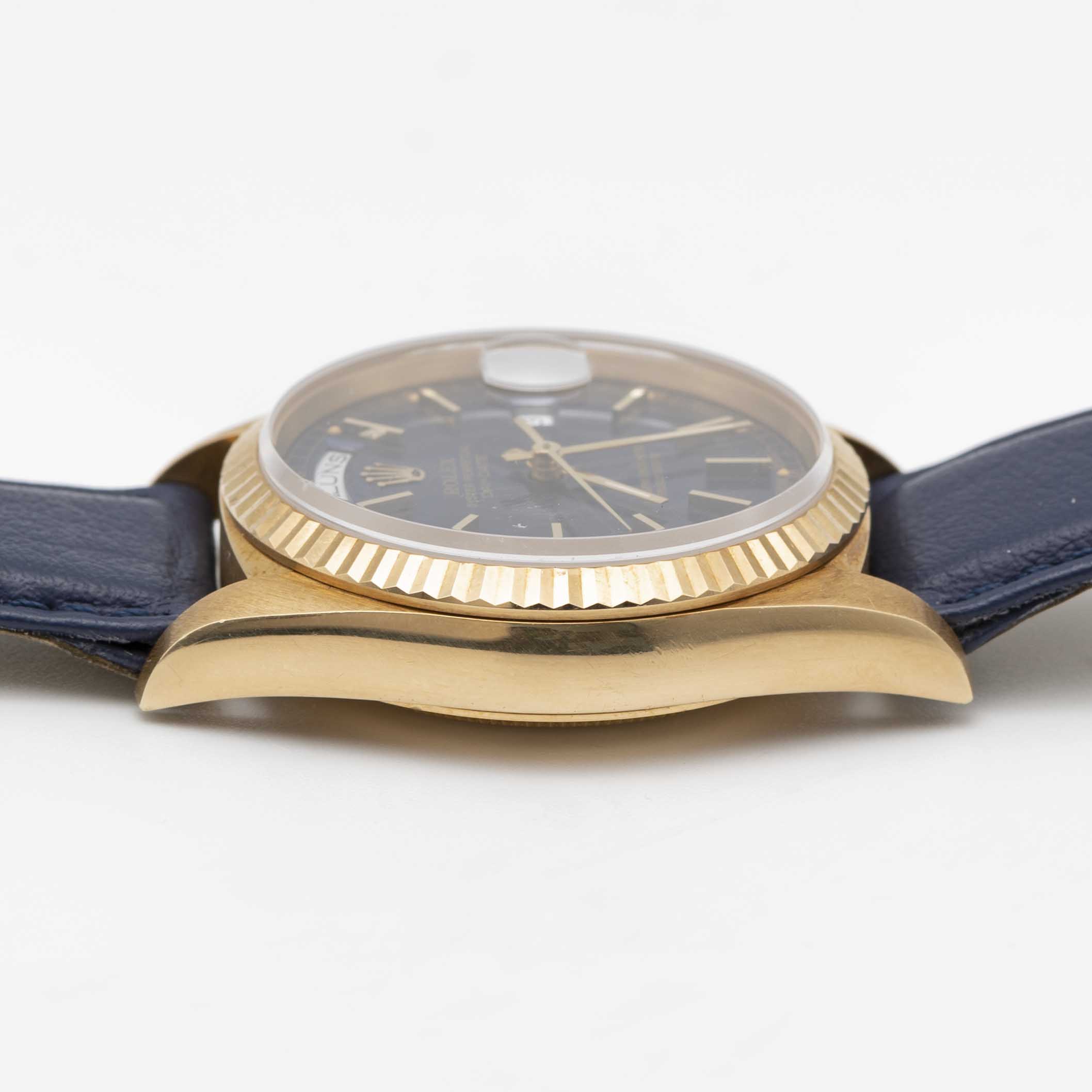 A GENTLEMAN'S 18K SOLID YELLOW GOLD ROLEX OYSTER PERPETUAL DAY DATE WRIST WATCH CIRCA 1990, REF. - Image 11 of 11