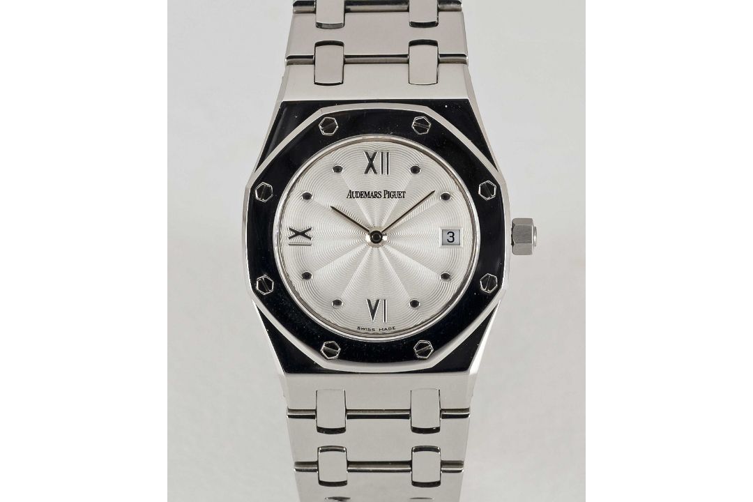 A LADIES STAINLESS STEEL AUDEMARS PIGUET ROYAL OAK BRACELET WATCH CIRCA 2000, REF. 67470ST.PP. - Image 3 of 10