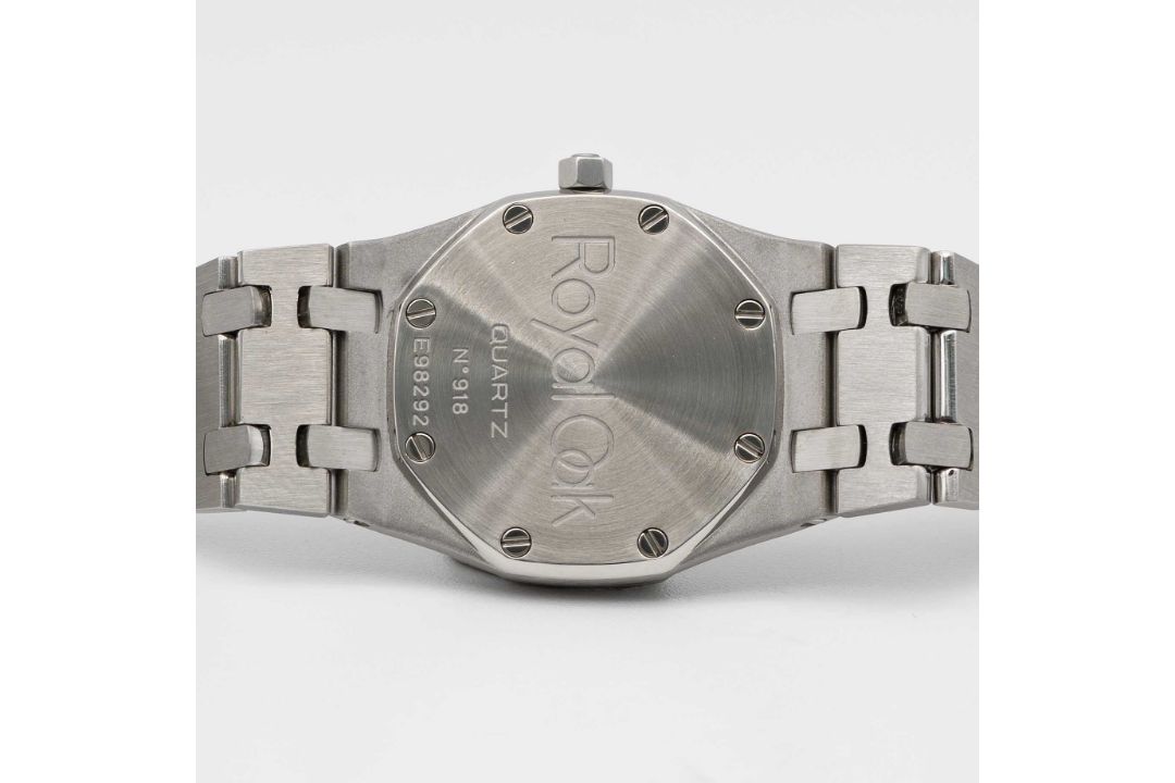 A LADIES STAINLESS STEEL AUDEMARS PIGUET ROYAL OAK BRACELET WATCH CIRCA 2000, REF. 67470ST.PP. - Image 8 of 10
