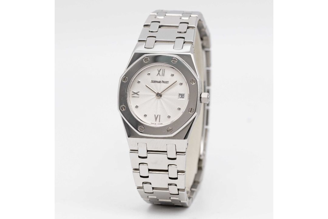 A LADIES STAINLESS STEEL AUDEMARS PIGUET ROYAL OAK BRACELET WATCH CIRCA 2000, REF. 67470ST.PP. - Image 5 of 10