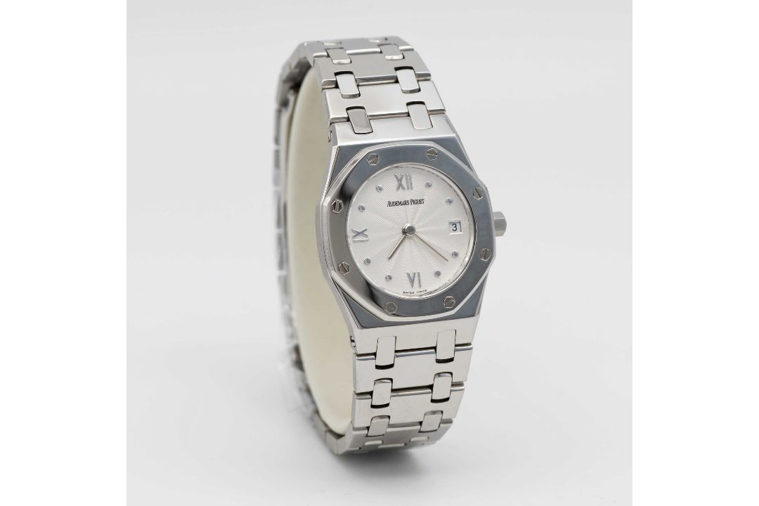 A LADIES STAINLESS STEEL AUDEMARS PIGUET ROYAL OAK BRACELET WATCH CIRCA 2000, REF. 67470ST.PP. - Image 6 of 10