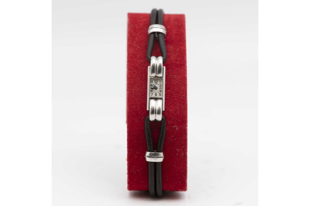 A FINE & RARE LADIES PLATINUM CARTIER FRANCE BACK WIND WRIST WATCH CIRCA 1930, THE SMALLEST EWC BACK - Image 2 of 11