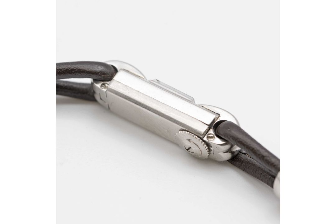 A FINE & RARE LADIES PLATINUM CARTIER FRANCE BACK WIND WRIST WATCH CIRCA 1930, THE SMALLEST EWC BACK - Image 9 of 11
