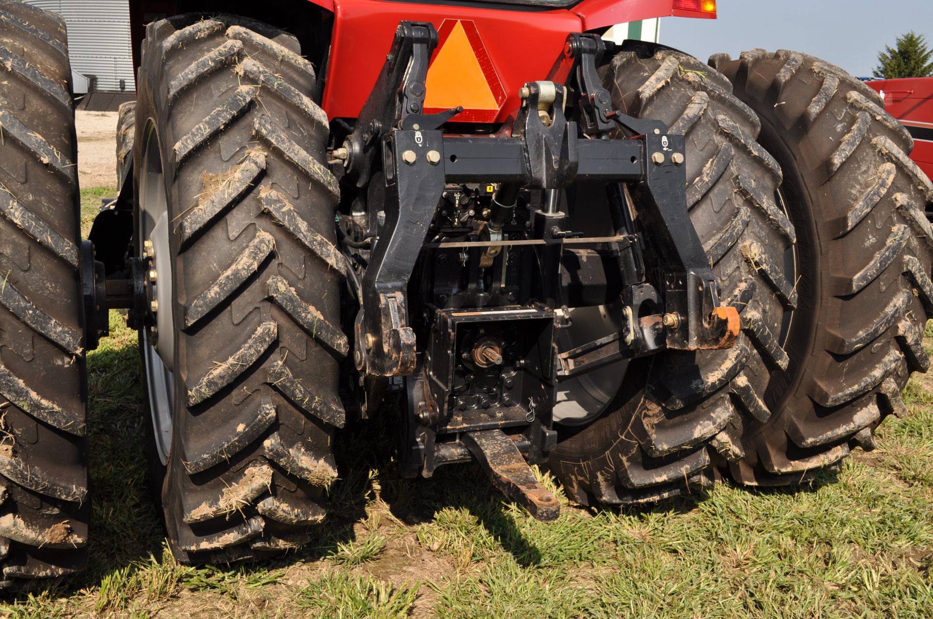 Case IH MX210 tractor, MFWD, C/H/A, 480/80R46 rear duals, 380/85R34 front tires, powershift - Image 11 of 26