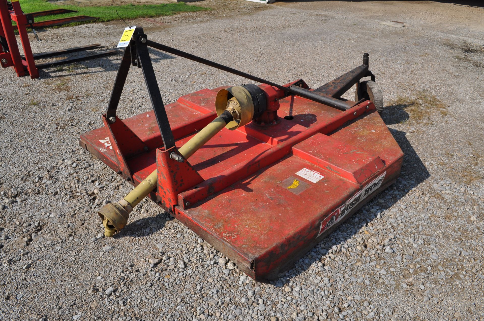 Bush hog 256 rotary mower, 3 pt, tail wheel, 540 PTO, stump jumper