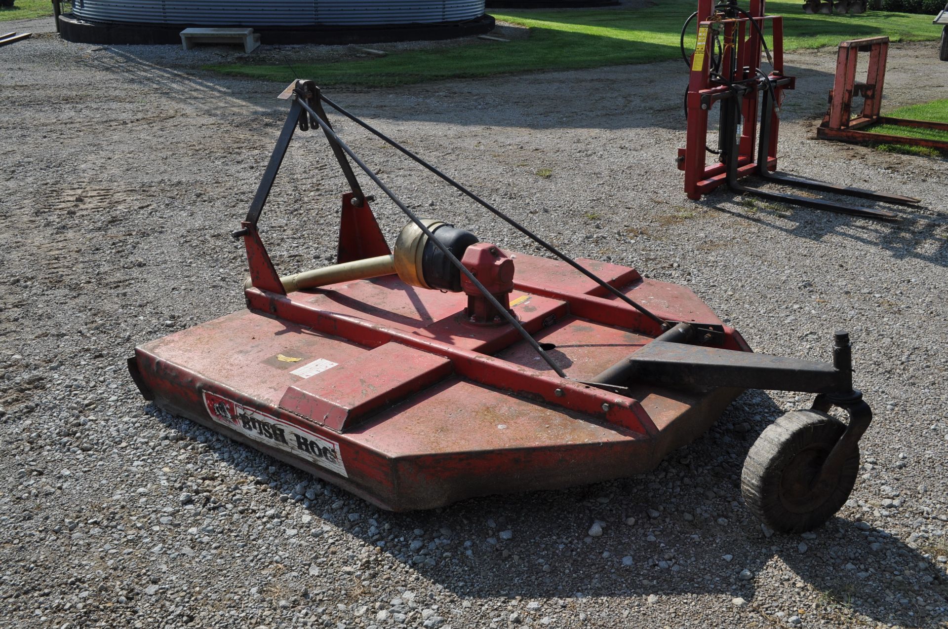 Bush hog 256 rotary mower, 3 pt, tail wheel, 540 PTO, stump jumper - Image 4 of 7