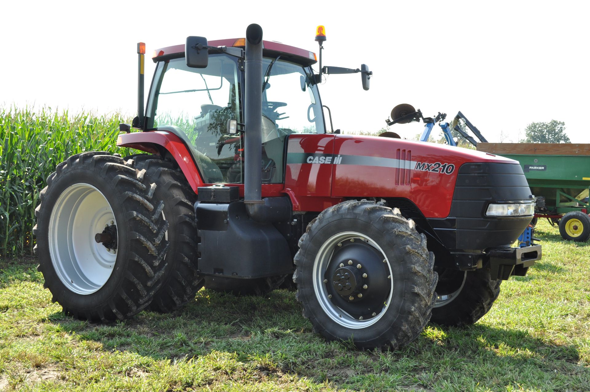 Case IH MX210 tractor, MFWD, C/H/A, 480/80R46 rear duals, 380/85R34 front tires, powershift - Image 2 of 26
