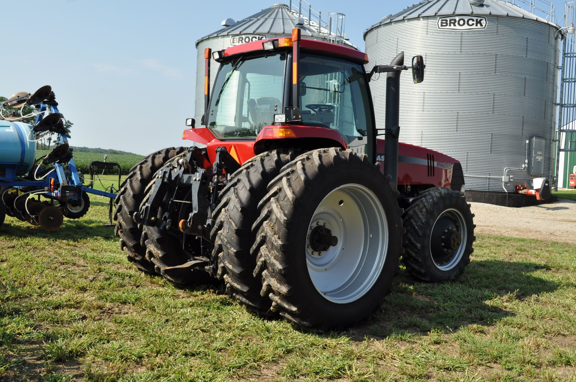 Case IH MX210 tractor, MFWD, C/H/A, 480/80R46 rear duals, 380/85R34 front tires, powershift - Image 3 of 26