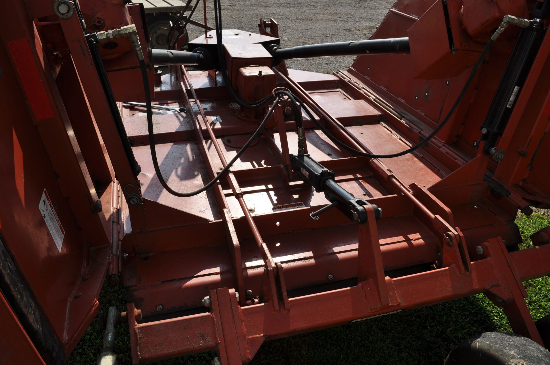 Rhino SE 415 rotary mower, 1000 PTO, stump jumpers, rear chains, hyd fold, hyd lift - Image 8 of 11