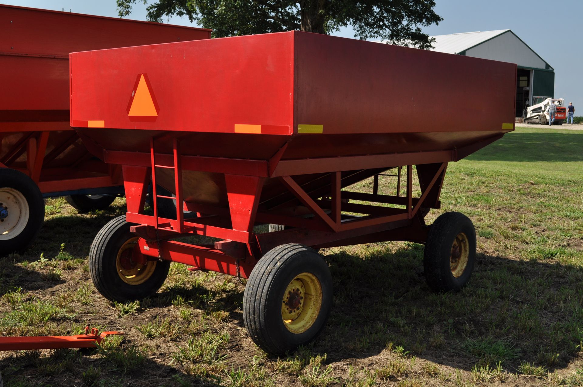 Unverferth 200 bu gravity bed wagon, New Holland gear, 9.5L-15 tires - Image 3 of 9