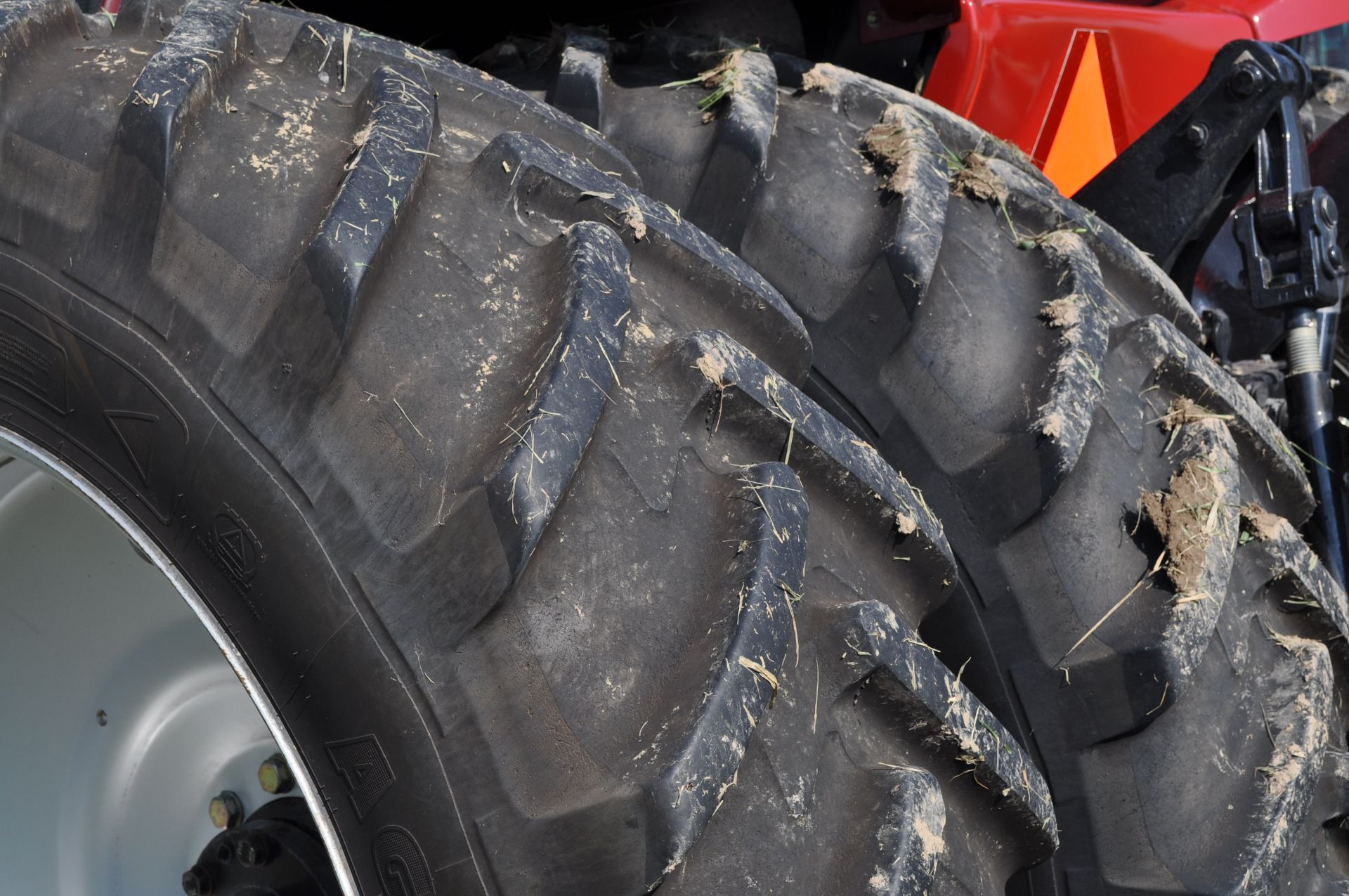 Case IH MX210 tractor, MFWD, C/H/A, 480/80R46 rear duals, 380/85R34 front tires, powershift - Image 6 of 26