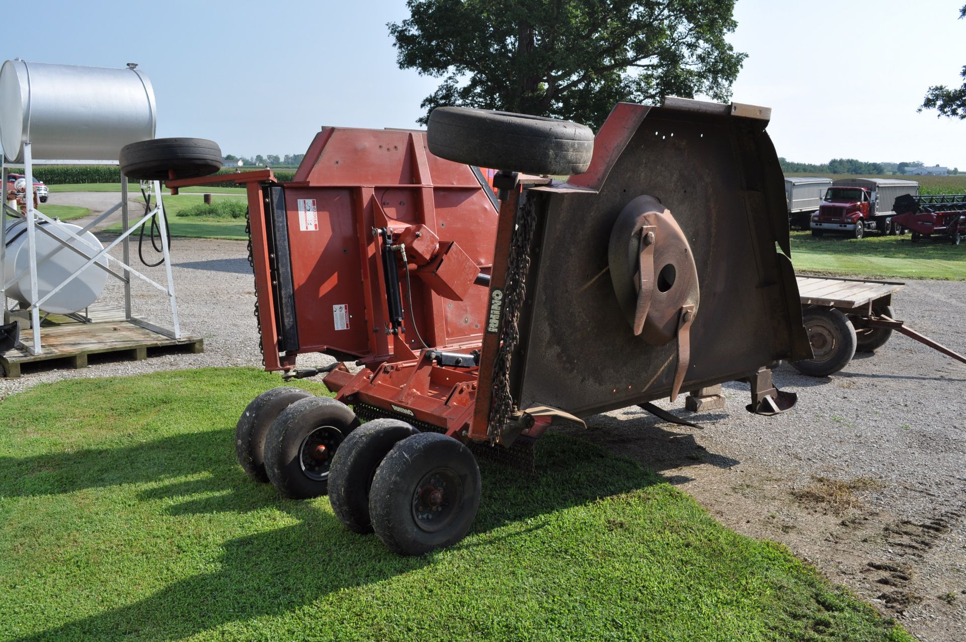 Rhino SE 415 rotary mower, 1000 PTO, stump jumpers, rear chains, hyd fold, hyd lift - Image 3 of 11