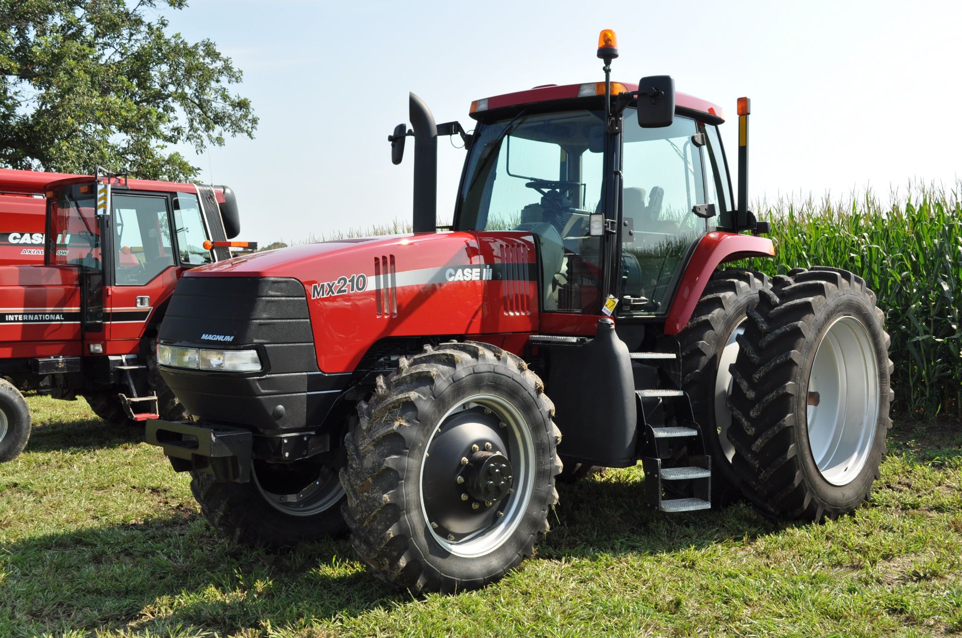 Case IH MX210 tractor, MFWD, C/H/A, 480/80R46 rear duals, 380/85R34 front tires, powershift